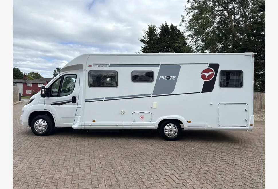 Pilote  P740FGJ Sensation 2020