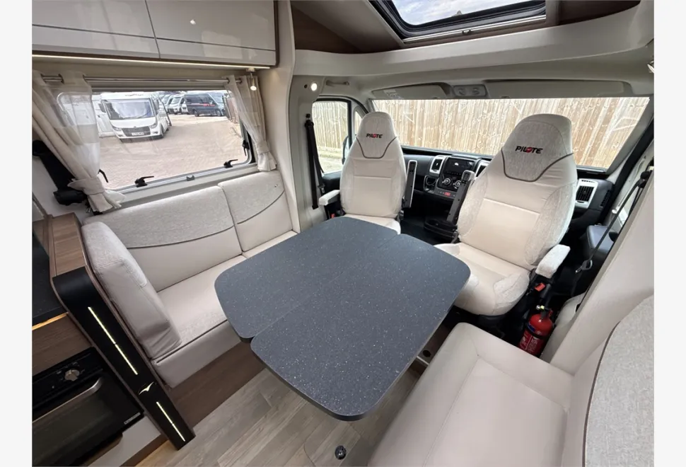 Pilote  P740FGJ Sensation 2020