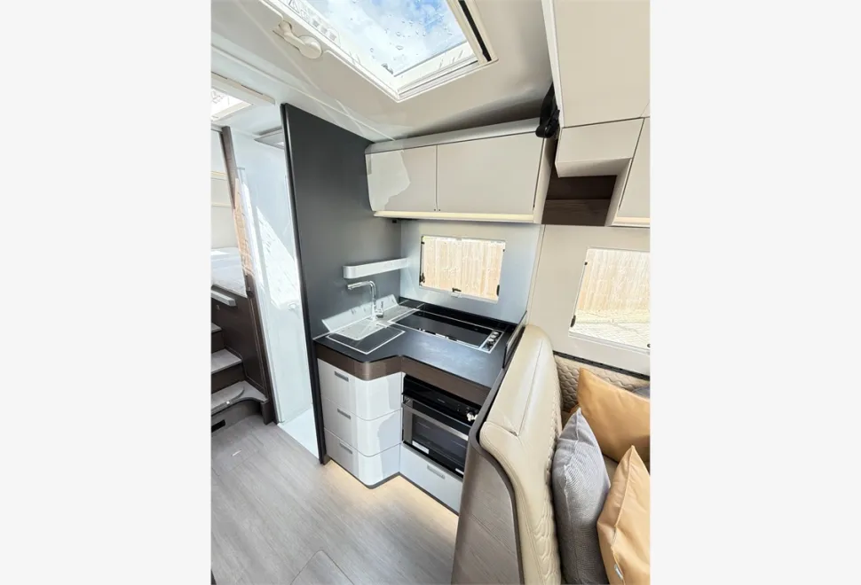 Adria  Matrix Supreme MB 670 SL 2024