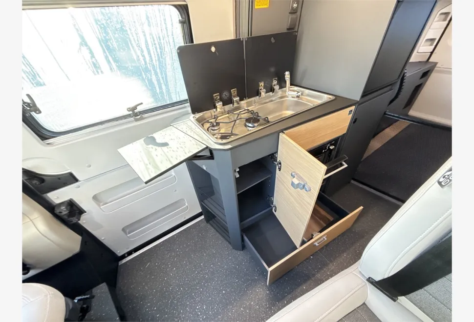 Adria  Twin 640 SGX 60 Y 