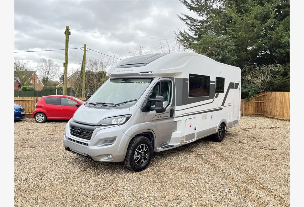 Adria  MATRIX PLUS 600 DT 