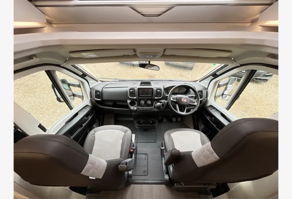 Adria  MATRIX PLUS 600 DT 