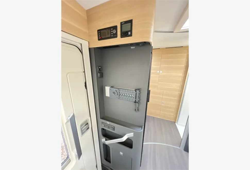 Adria  MATRIX PLUS 600 DT 