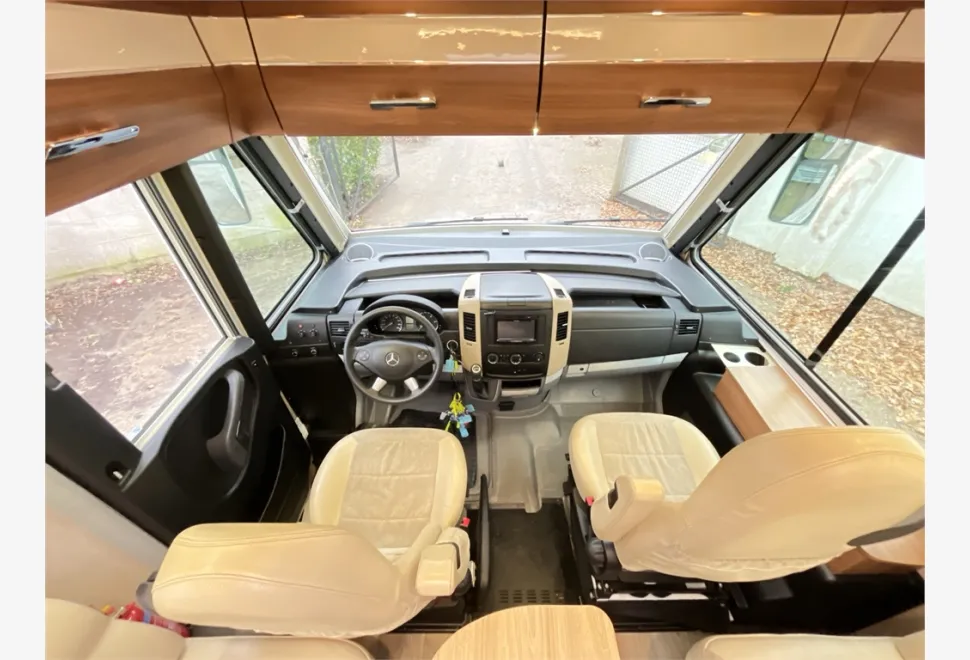 Le Voyageur  Mercedes LVX 855 2013