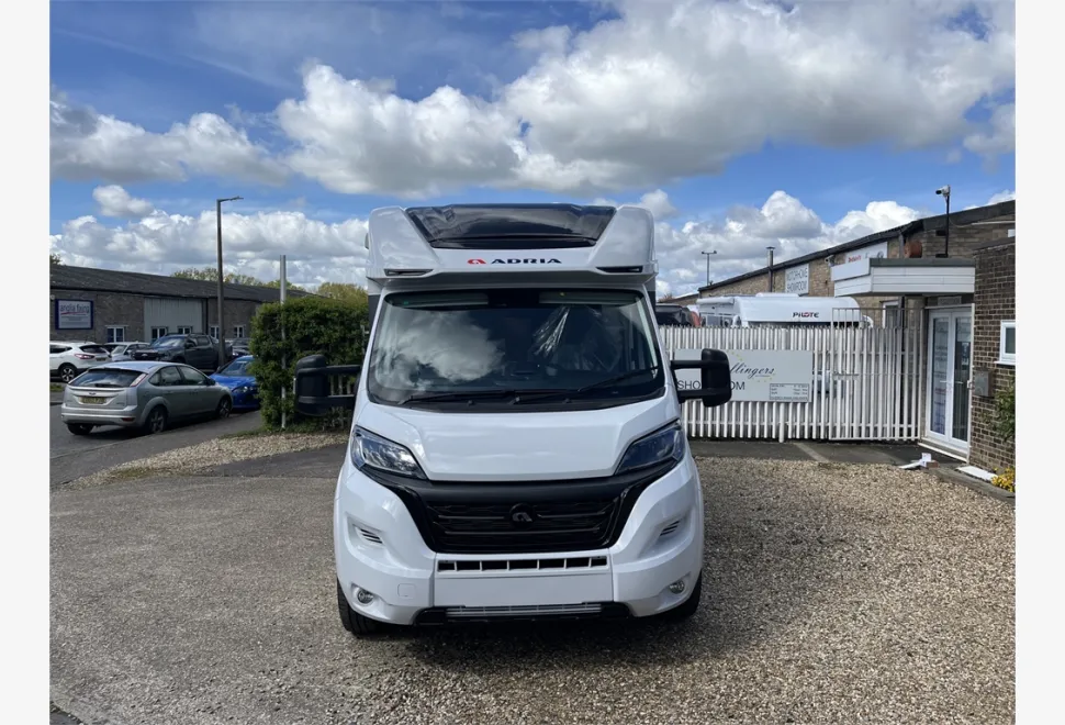Adria  MATRIX AXESS 600 DT 