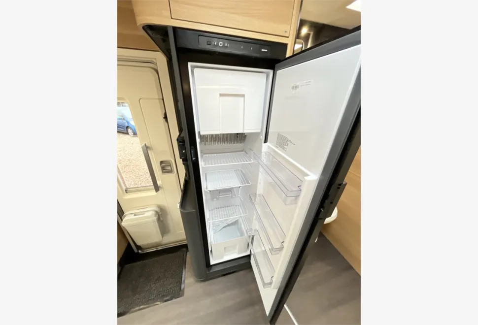 Adria  MATRIX AXESS 600 DT 