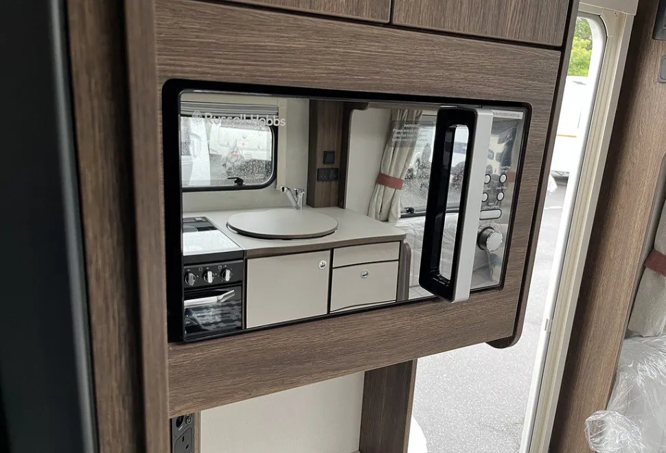 COMPASS  CASITA 585 