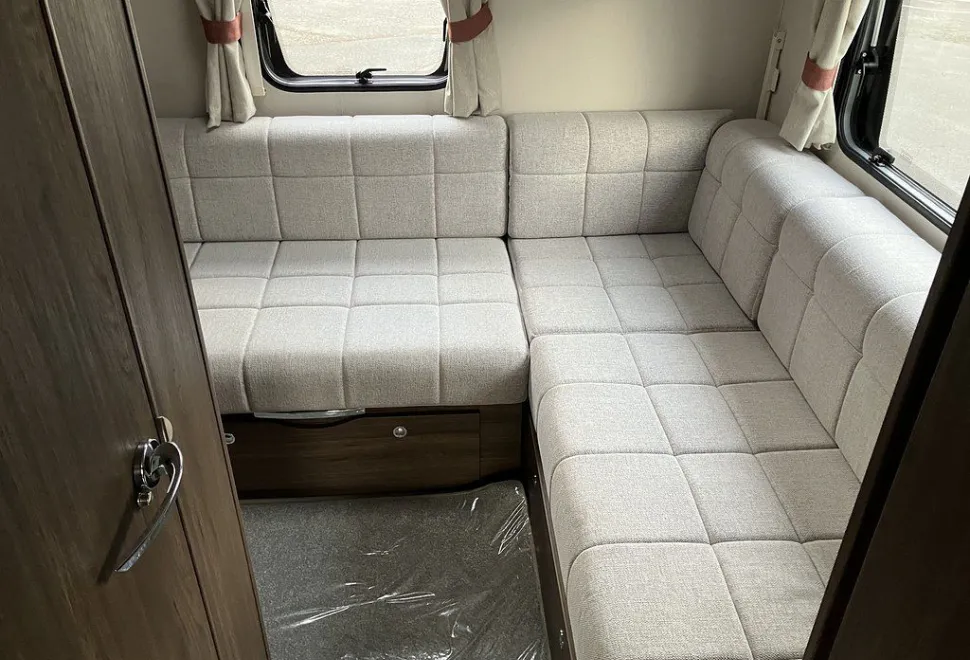 COMPASS  CASITA 585 