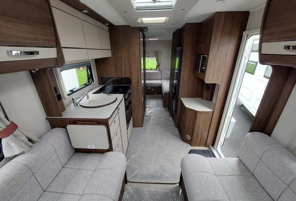 COMPASS  CASITA 585 
