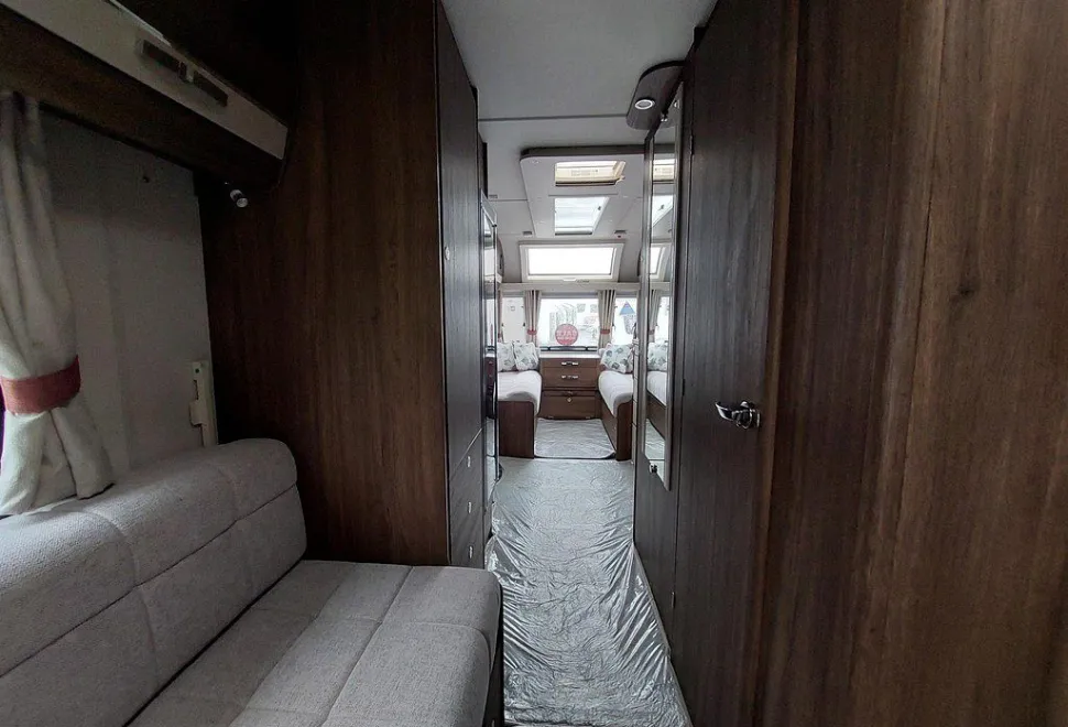 COMPASS  CASITA 585 