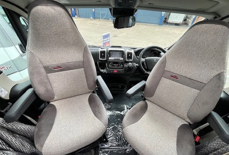 ELDDIS  MAJESTIC 155 2025-09-01