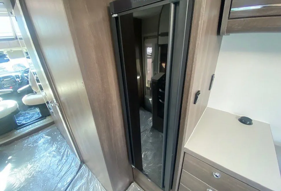 ELDDIS  MAJESTIC 295 2024-03-21