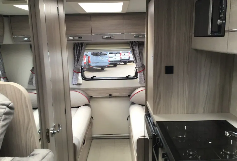 ELDDIS  MAJESTIC 135 2025-03-01