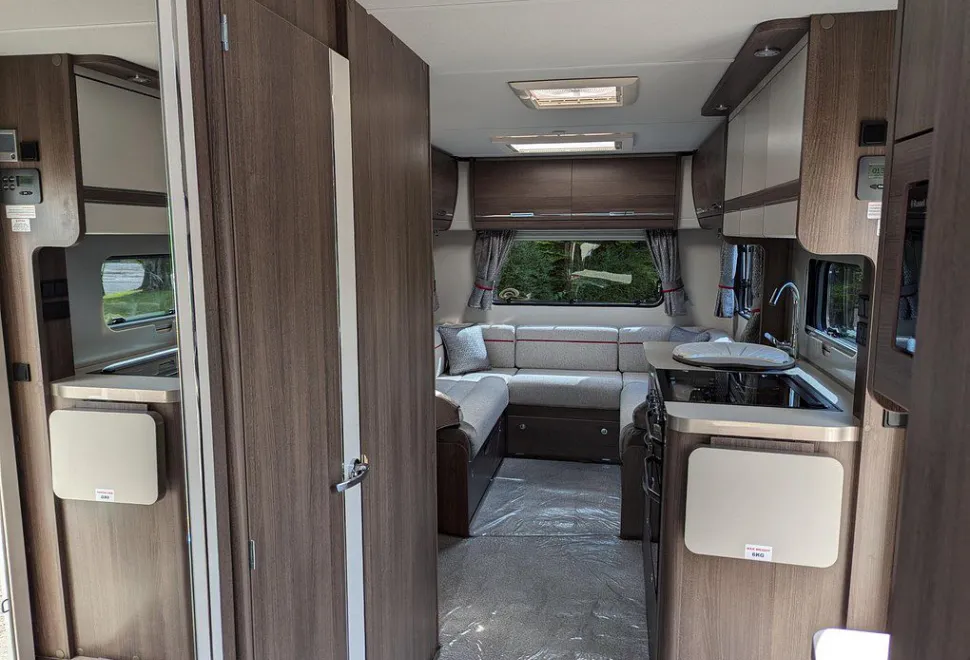 ELDDIS  MAJESTIC 295 2025-09-01