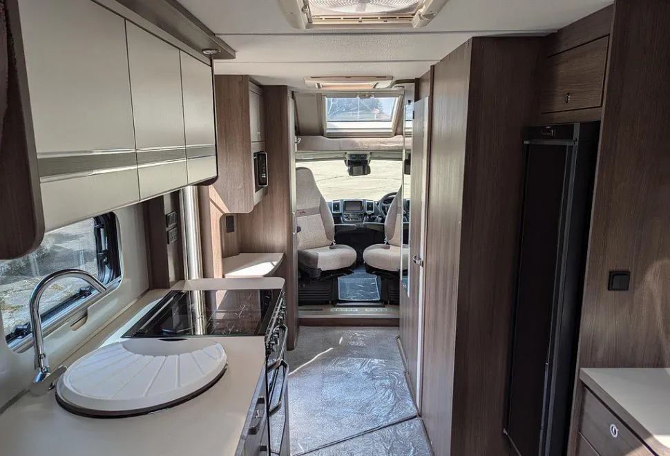ELDDIS  MAJESTIC 295 2025-09-01