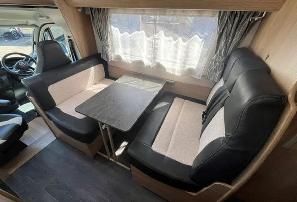 AUTOTRAIL  SCOUT 2025-09-01