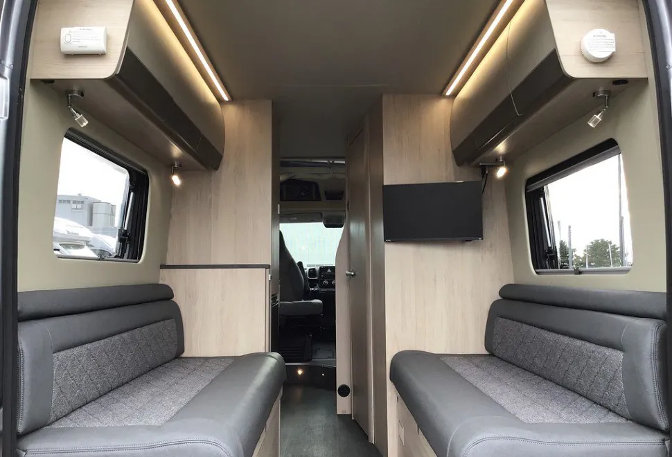 AUTOTRAIL  ADVENTURE 65 2024-10-01