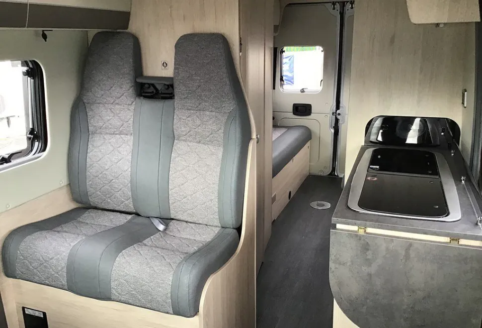 AUTOTRAIL  ADVENTURE 65 2024-10-01