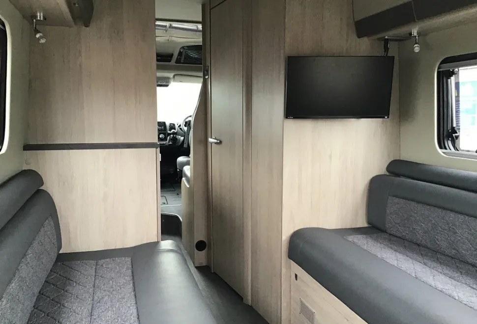 AUTOTRAIL  ADVENTURE 65 2024-10-01