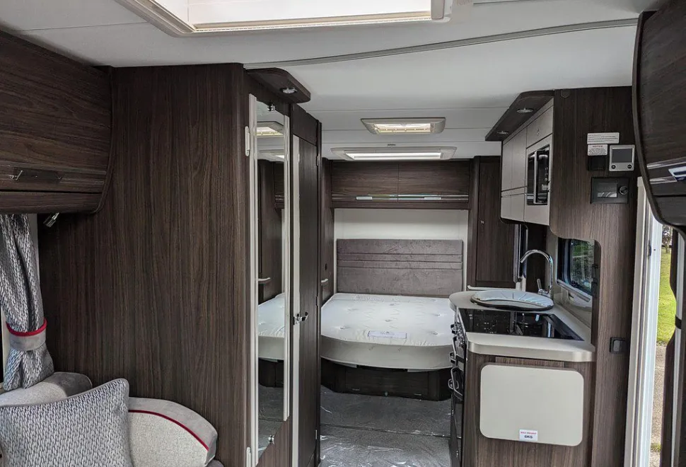 ELDDIS  MAJESTIC 250 2025-09-01