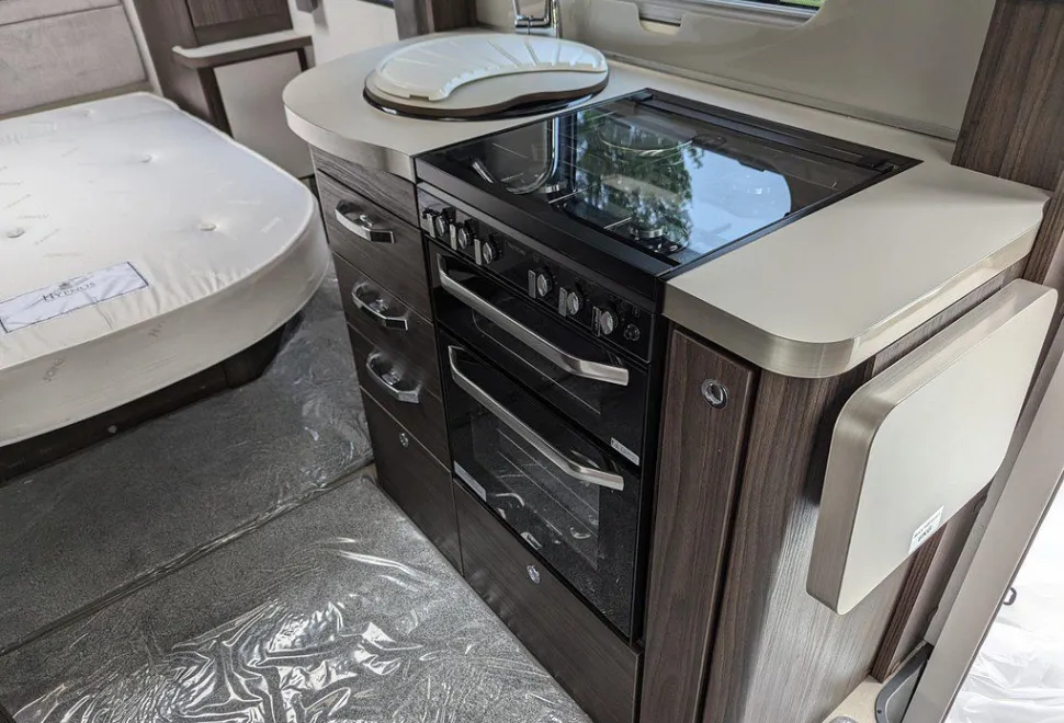 ELDDIS  MAJESTIC 250 2025-09-01