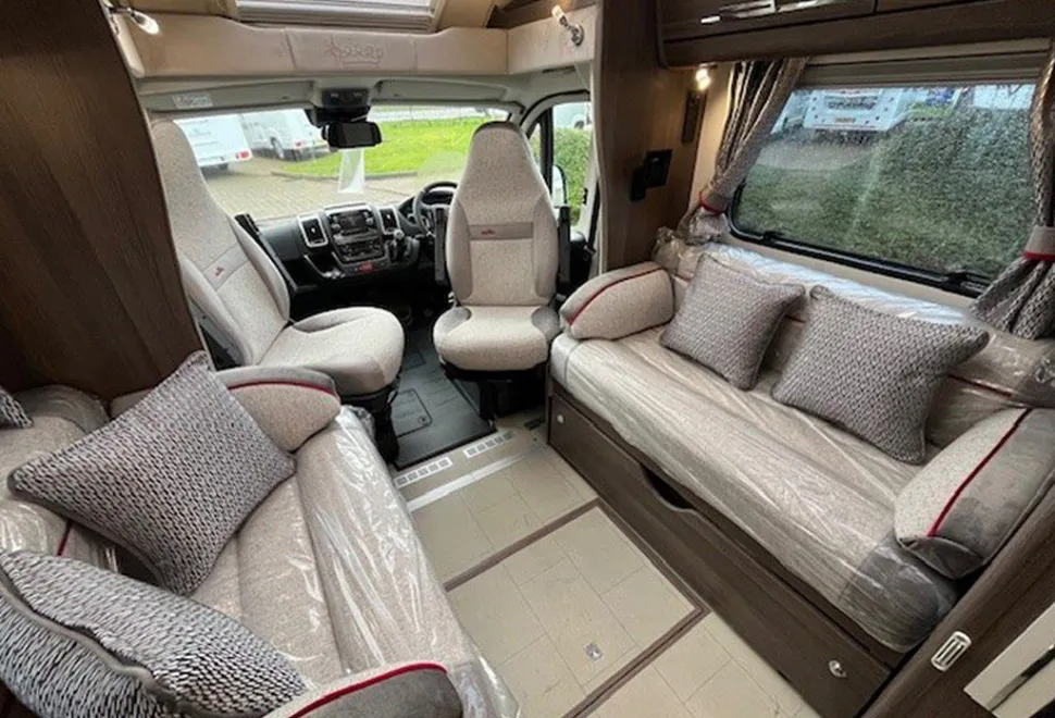 ELDDIS  MAJESTIC 250 2025-09-01