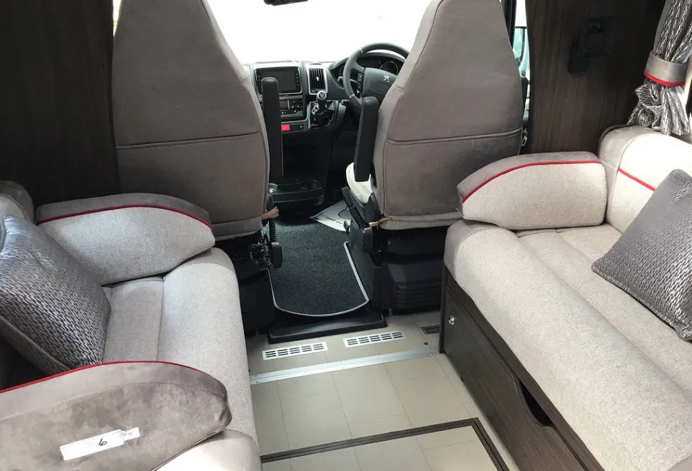 ELDDIS  MAJESTIC 250 2025-09-01