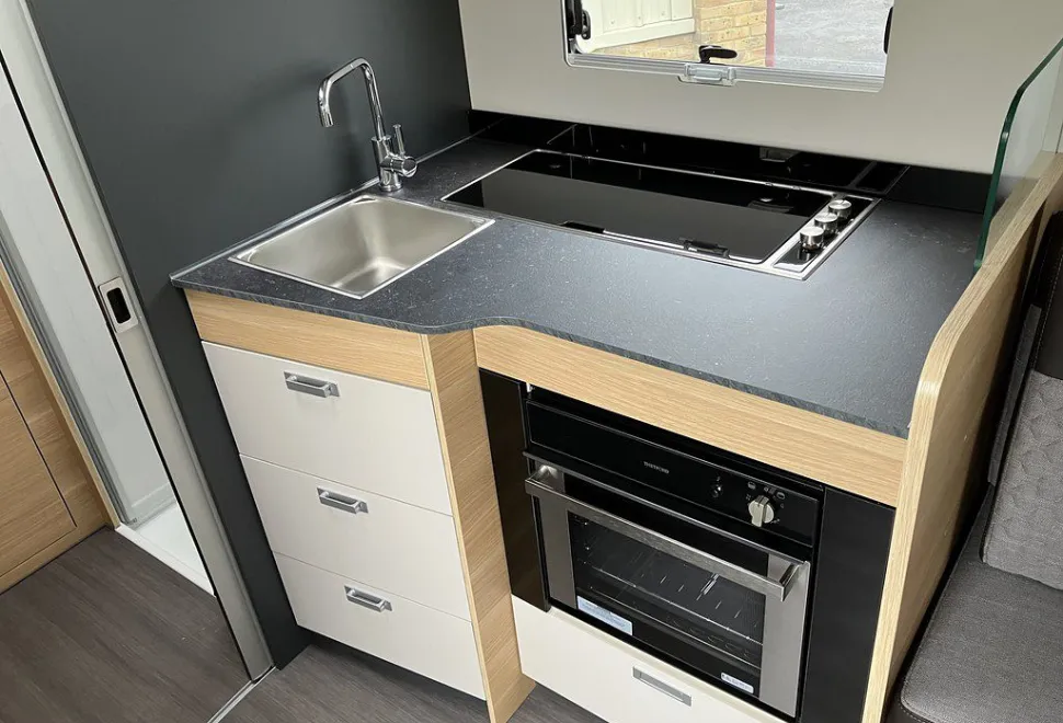 ADRIA  MATRIX AXESS 600 DT 2024-11-14