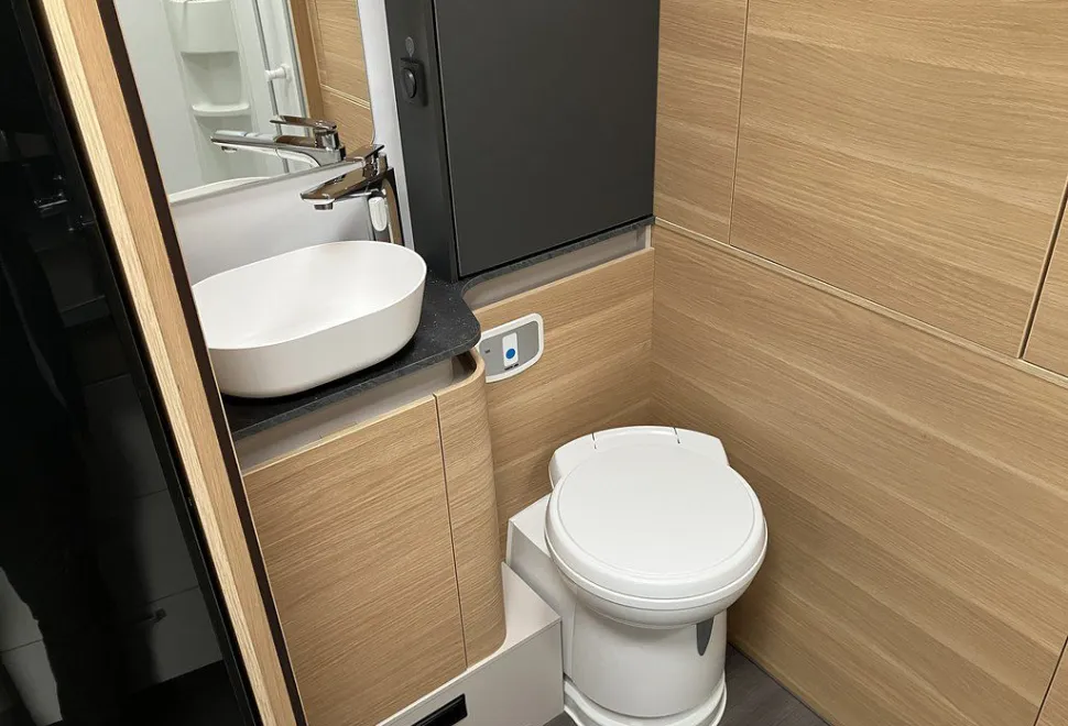 ADRIA  MATRIX AXESS 600 DT 2024-11-14