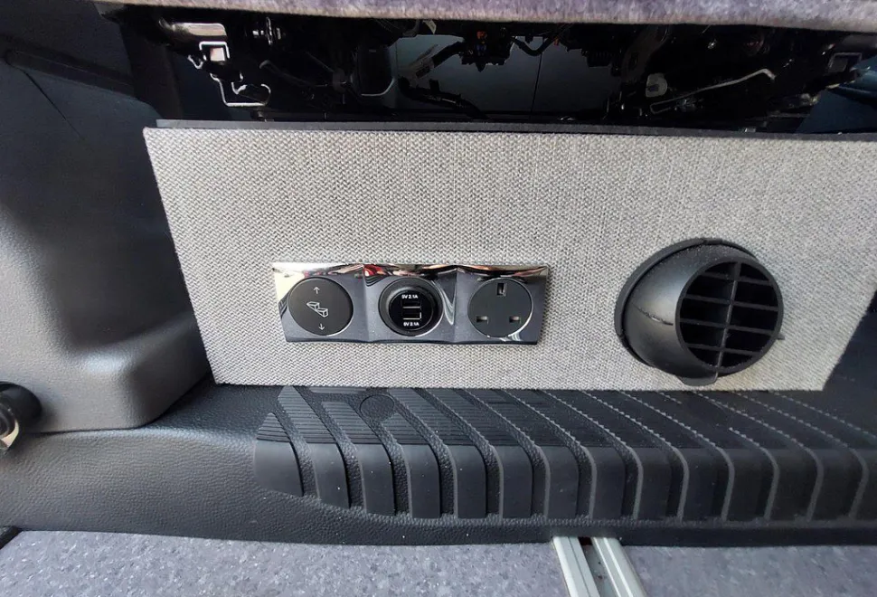 AUTO SLEEPERS  CUSTOM AIR 2025-03-01