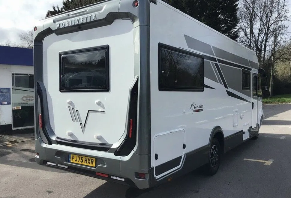 MOBILVETTA  K-YACHT T-LINE 95 2025-11-01