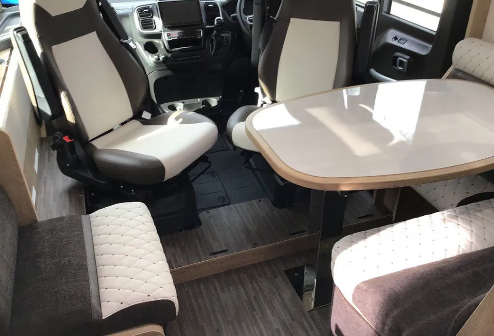 MOBILVETTA  K-YACHT T-LINE 95 2025-11-01