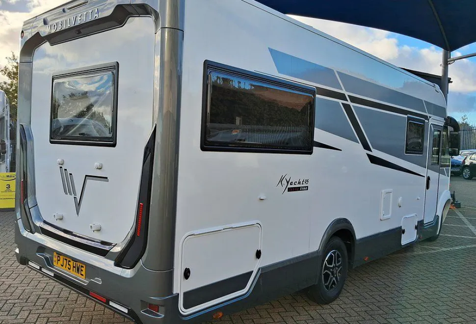 MOBILVETTA  K-YACHT T-LINE 95 2025-11-01