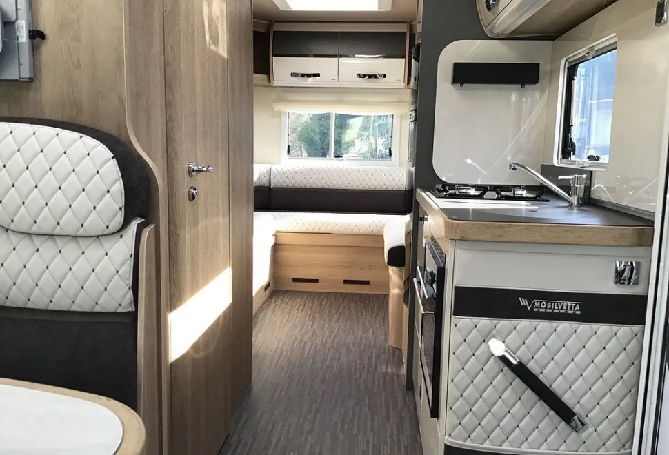 MOBILVETTA  K-YACHT T-LINE 95 2025-11-01