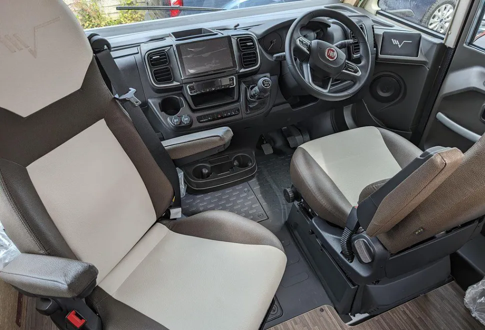 MOBILVETTA  K-YACHT T-LINE 59/2 2025-11-01