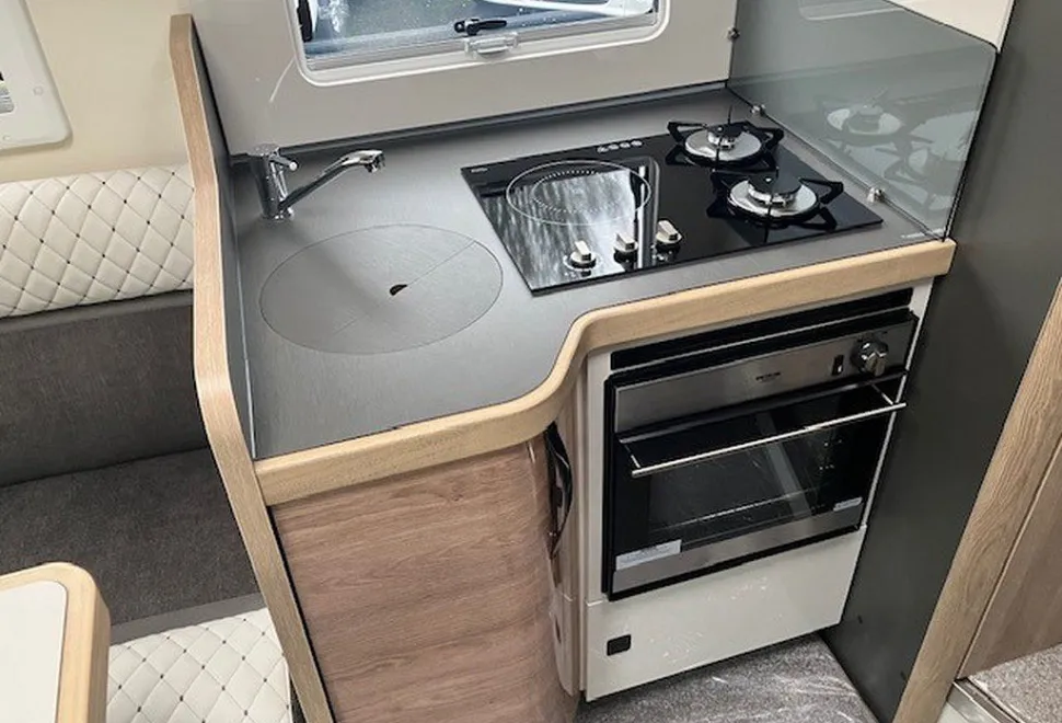 MOBILVETTA  K-YACHT T-LINE 86/2 2025-09-22