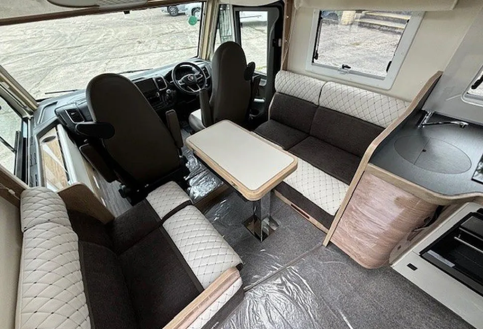 MOBILVETTA  K-YACHT T-LINE 86/2 2025-11-01