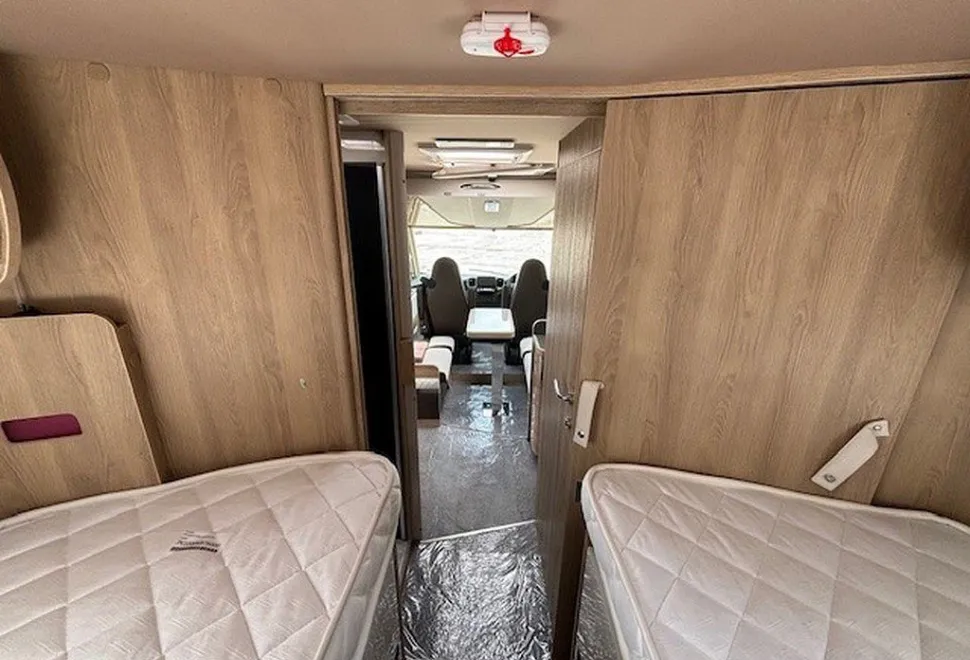 MOBILVETTA  K-YACHT T-LINE 86/2 2025-11-01