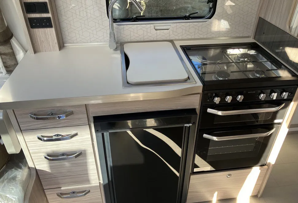 ELDDIS  CRUSADER MISTRAL 