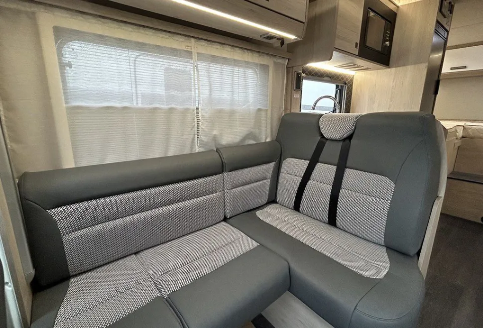 AUTOTRAIL  F-LINE F70 2025-09-01