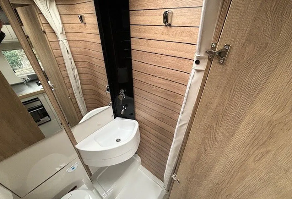 MOBILVETTA  K-YACHT T-LINE 80/2 2025-11-01