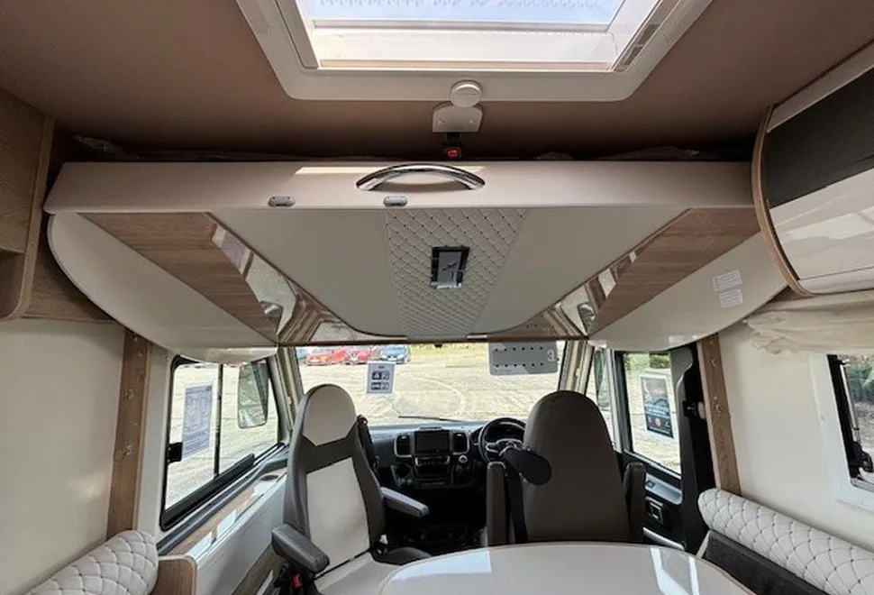 MOBILVETTA  K-YACHT T-LINE 80/2 2025-11-01