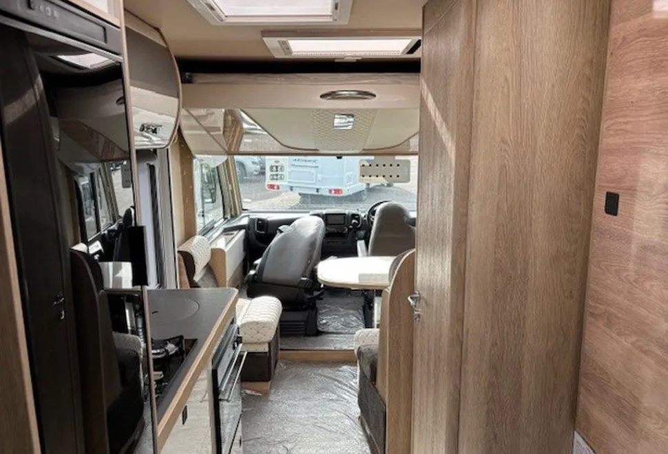 MOBILVETTA  K-YACHT T-LINE 80/2 2025-11-01