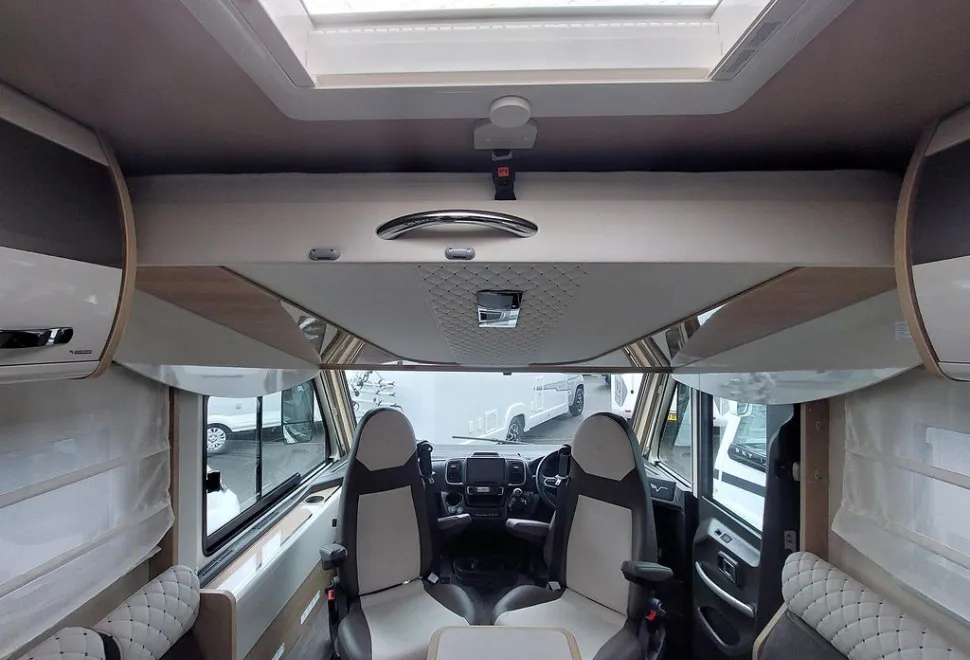 MOBILVETTA  K-YACHT T-LINE 86/2 2025-11-01