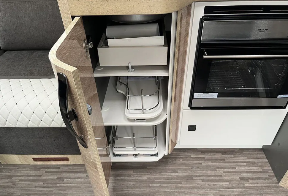 MOBILVETTA  K-YACHT T-LINE 86/2 2025-11-01