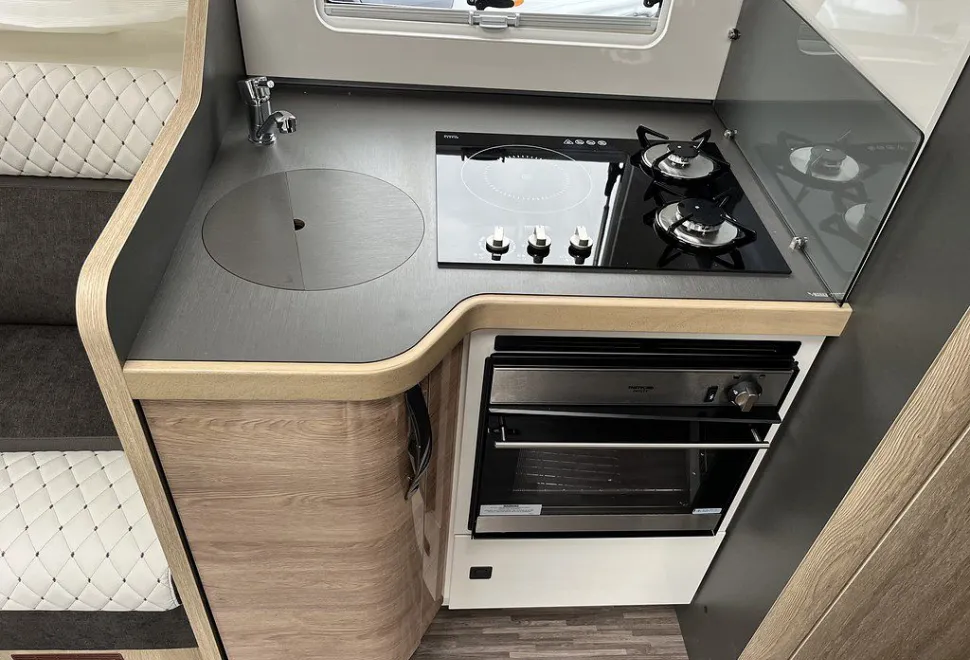MOBILVETTA  K-YACHT T-LINE 86/2 2025-11-01