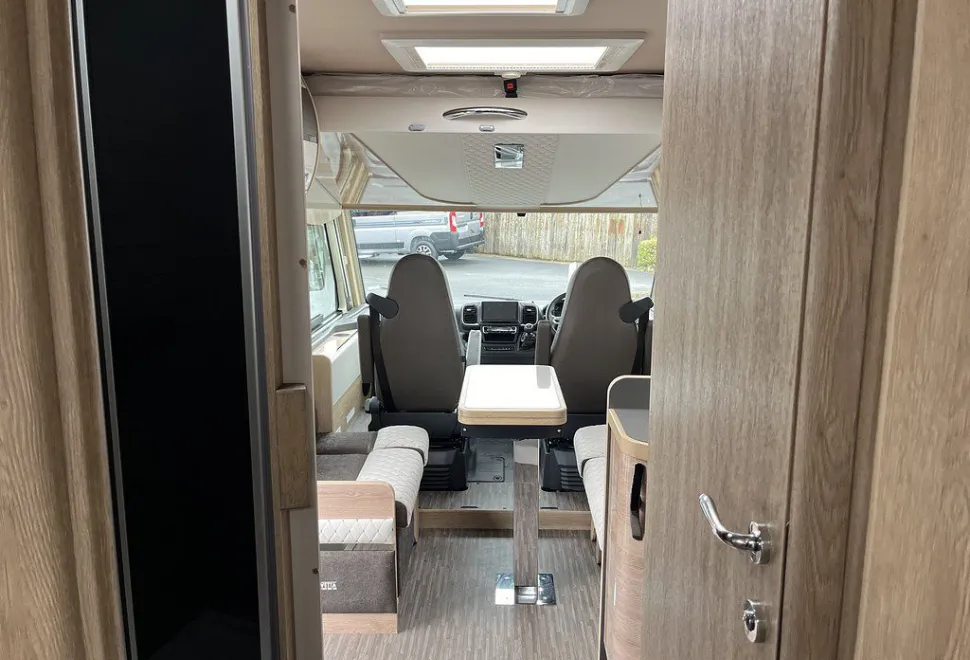 MOBILVETTA  K-YACHT T-LINE 86/2 2025-11-01