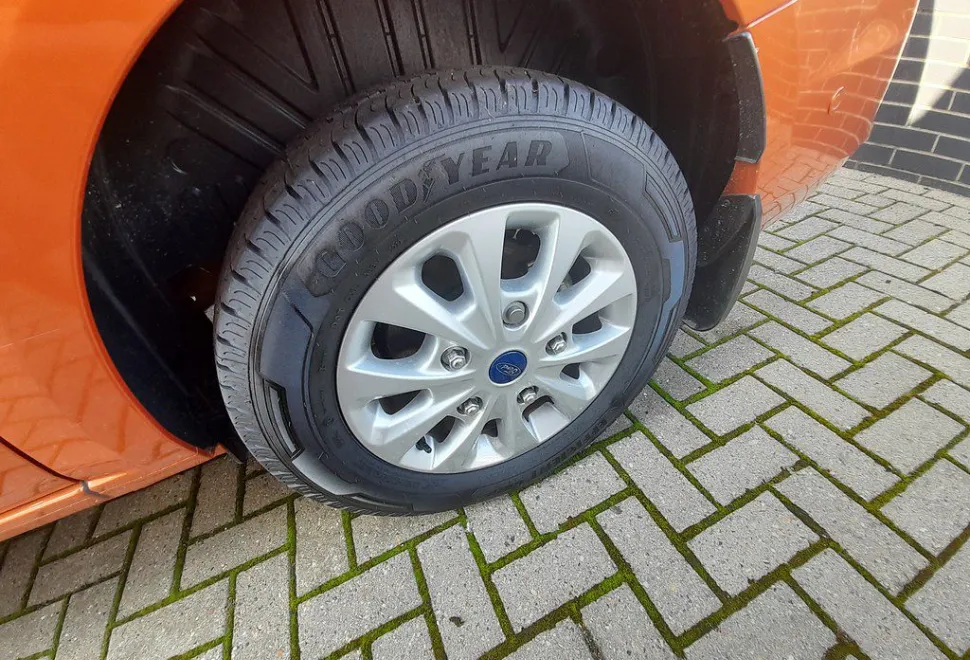 AUTO SLEEPERS  CUSTOM AIR 2024-11-01