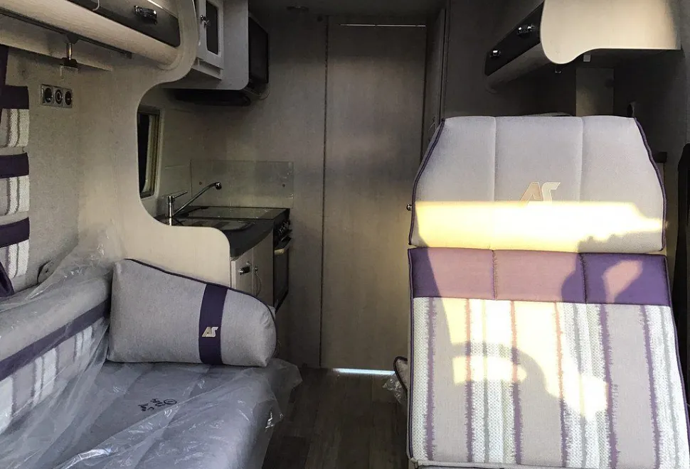 AUTO SLEEPERS  KEMERTON XL 2024-04-04