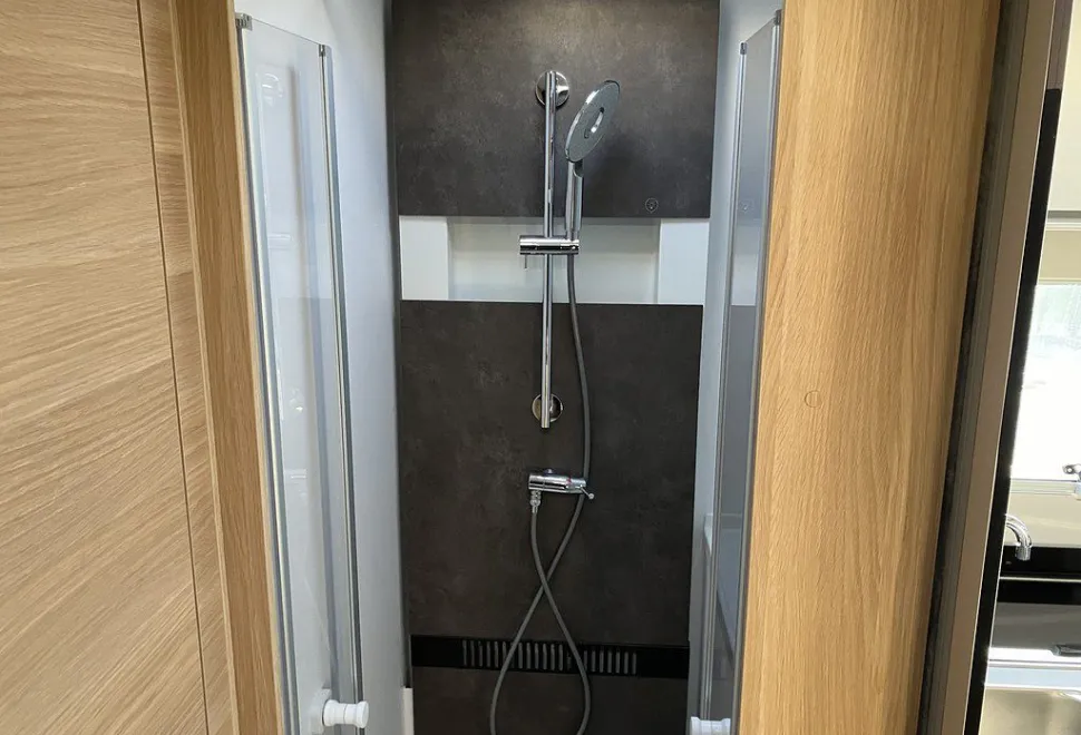 ADRIA  MATRIX PLUS 600 DT 2025-03-01